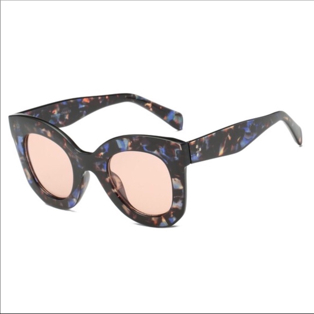 Women’s Round Cat Eye Oversized Sunglasses - Picture 3 of 3
